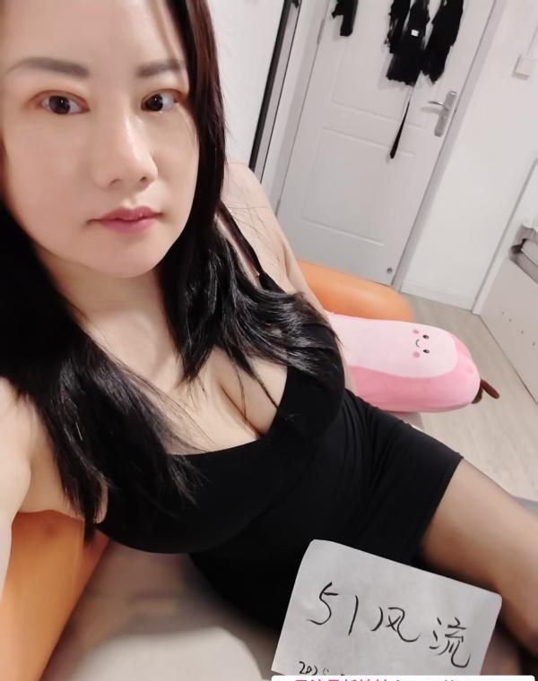 长宁大胸妹如梦体验 1