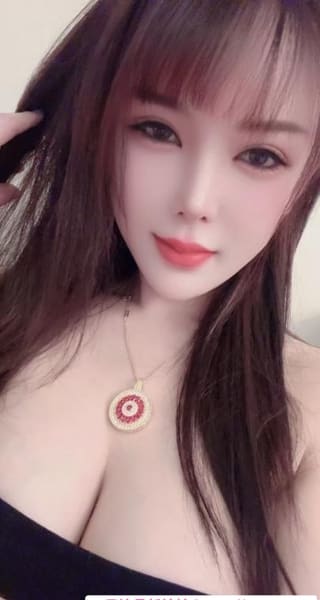 美乳小妖精