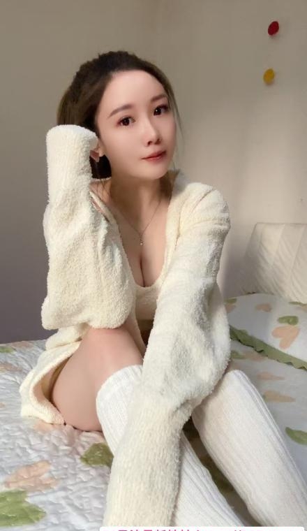 轻熟大胸泡芙姐 1