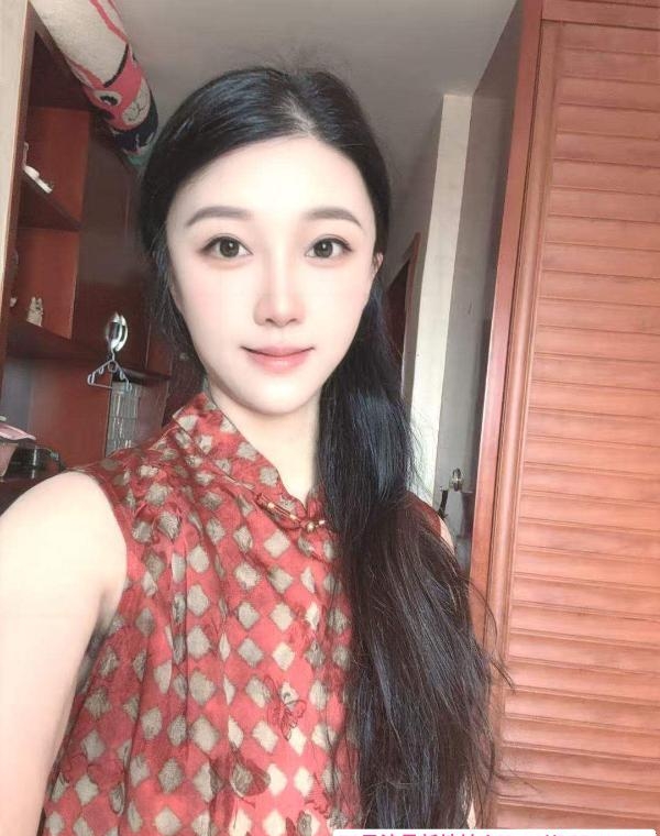 光谷高挑小仙女 1