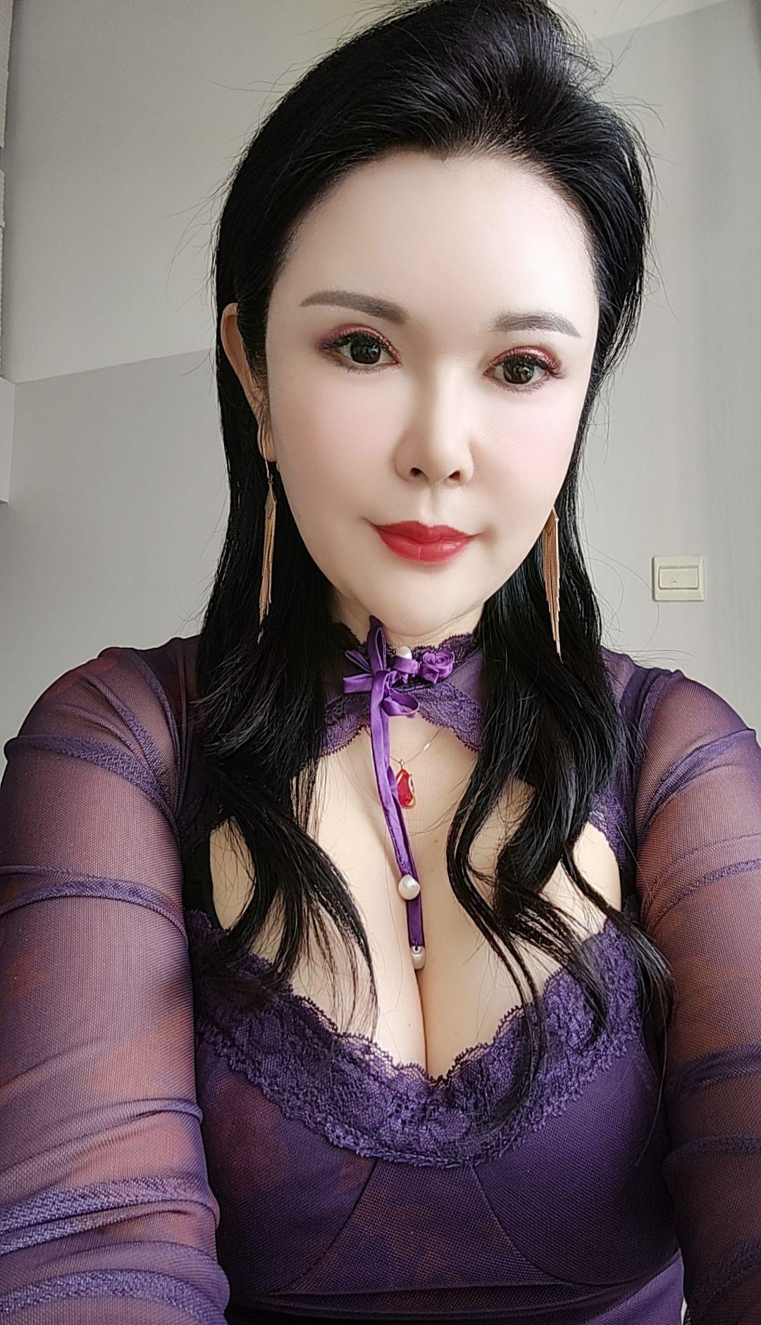 服务系大胸风骚熟女姐姐 1