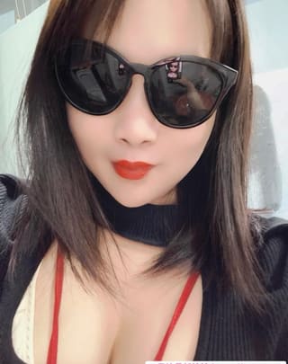 大胸肥臀小骚妇