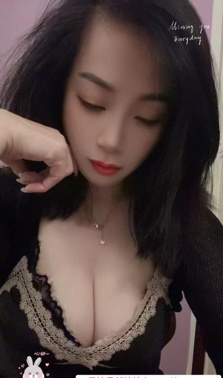 黑丝制服大胸安娜 2