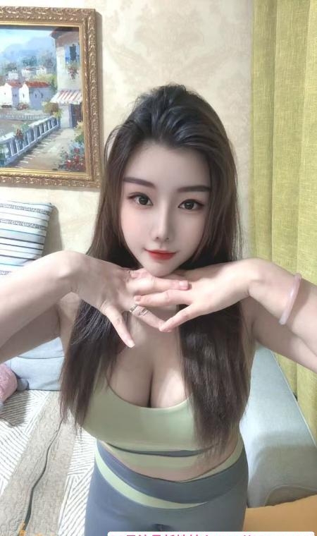 胸大臀大欣欣 2