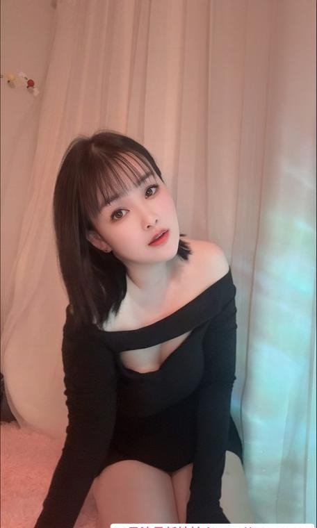 龙华服务系蜜桃臀梨子 2