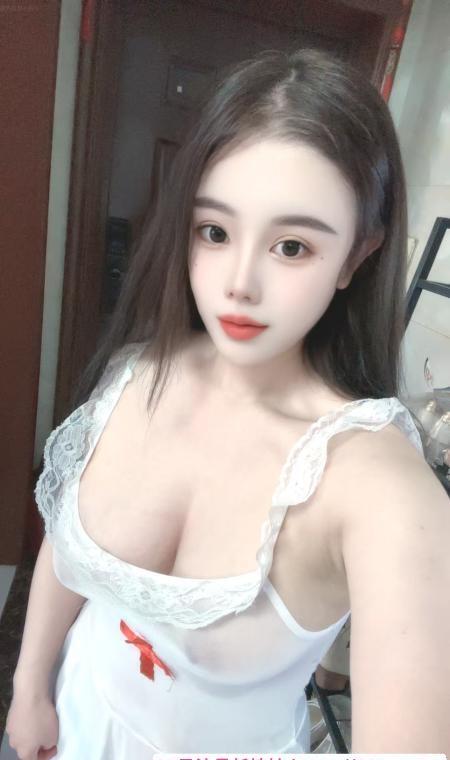大胸水床妹儿 2