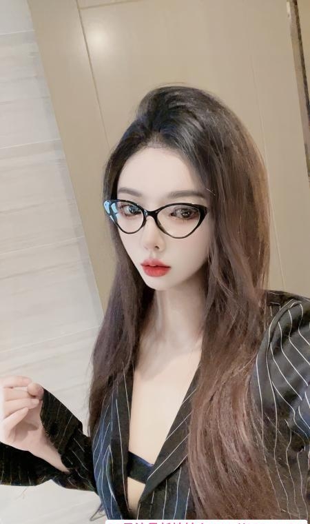 天河长腿美女 2