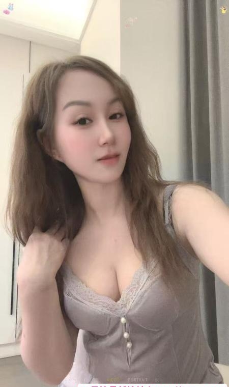 服务系风骚雪媚娘 2