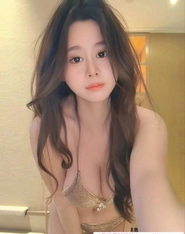 清纯颜值大奶月月 2