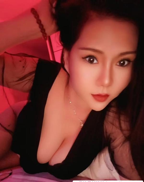 大奶骚货 2