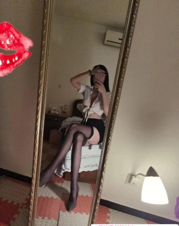 身材苗条腿长老师 2