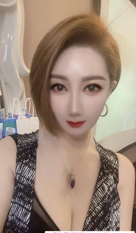 天河珠宝御姐 2