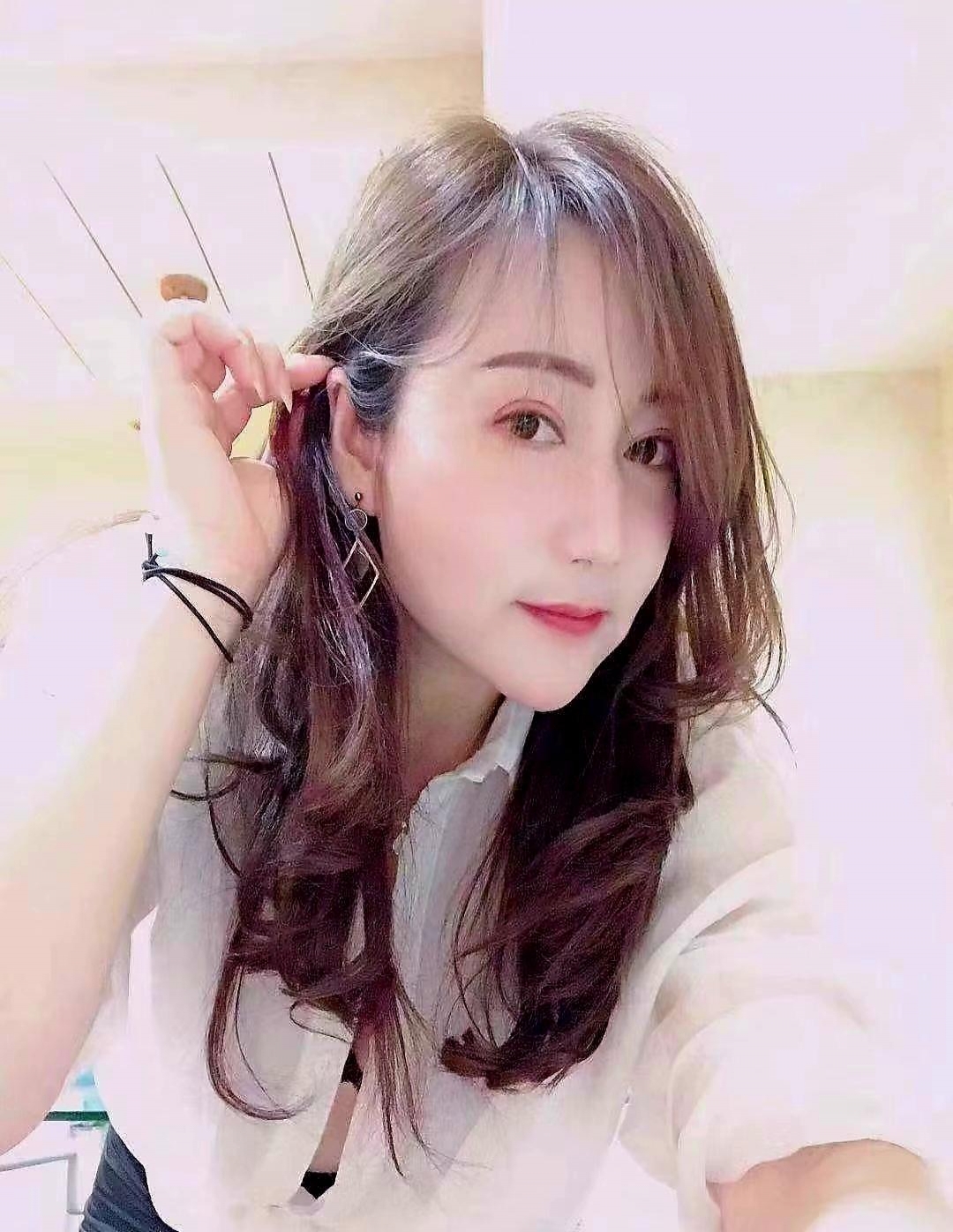 体验过上城邻居少妇 2