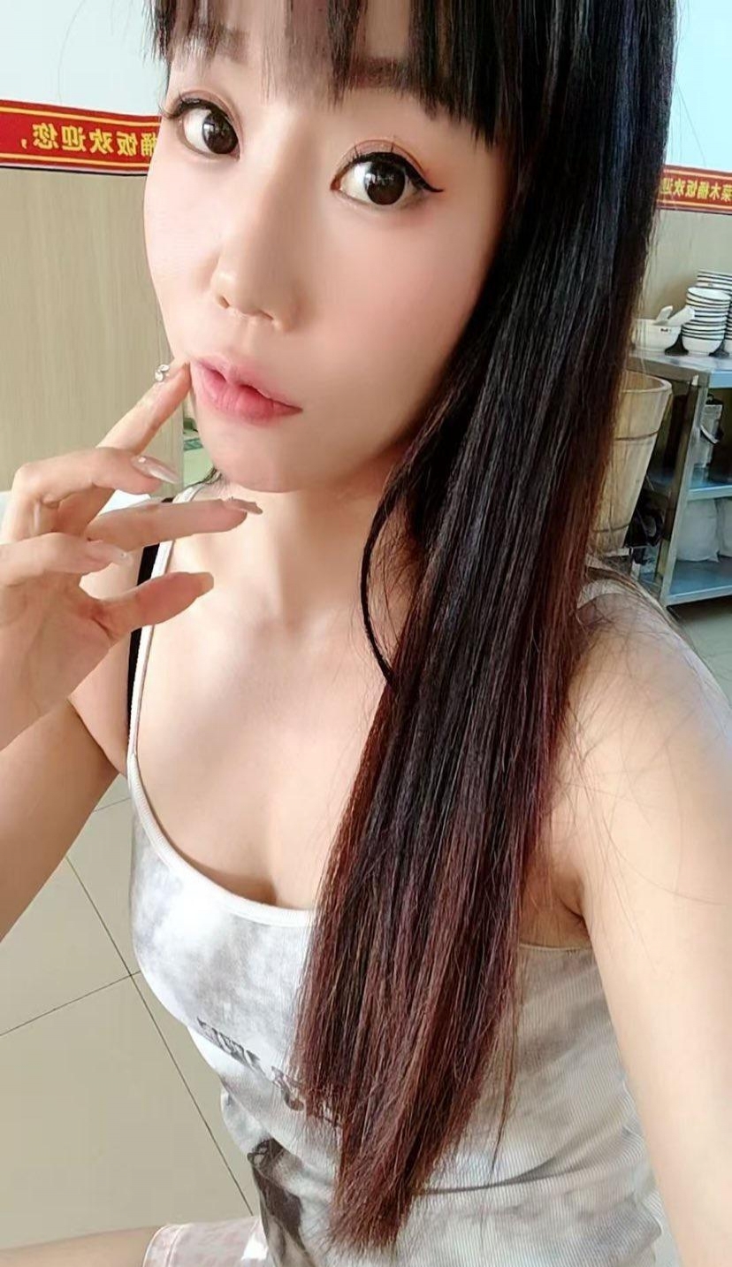 白云新人小容 2