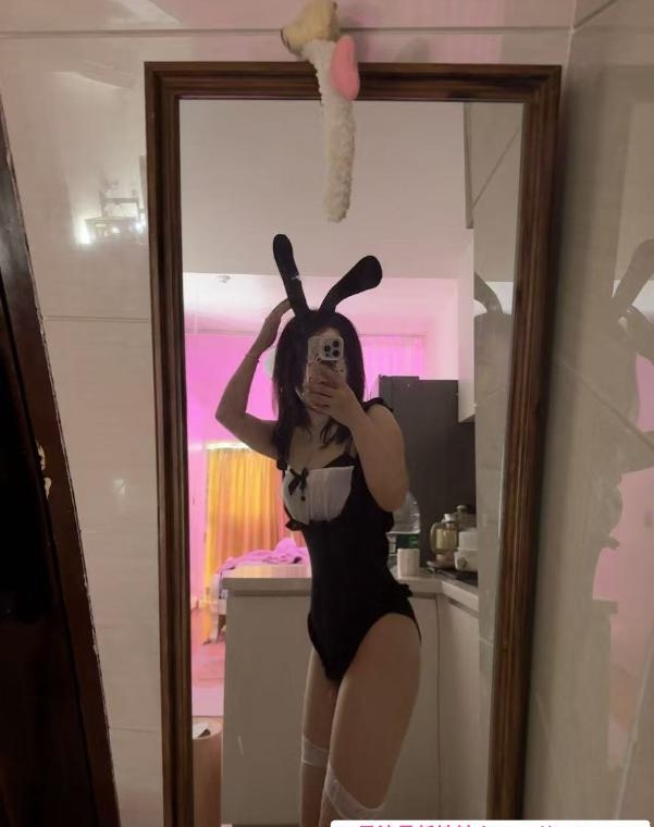 翘臀骚妹小雪 3