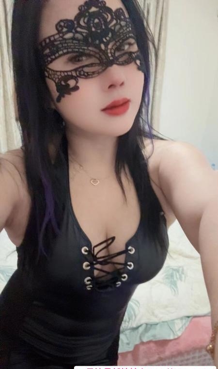 长宁自聊肉臀淫妻 3