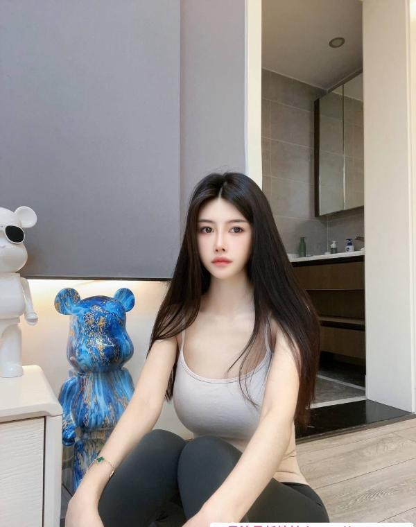 性感大胸身材好妹子 3