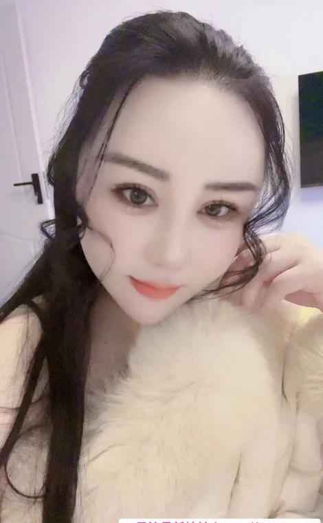 二刷大胸瑜伽苹果姐姐 3
