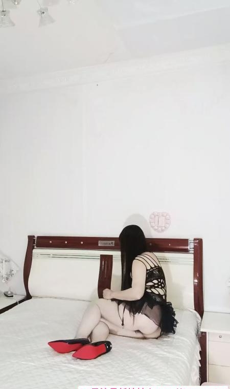 过夜会潮喷的人妻 3