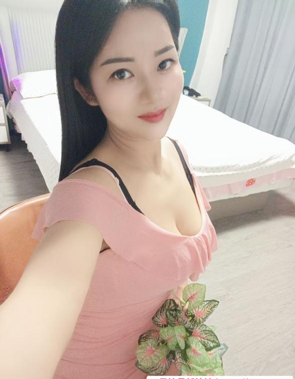 海珠轻熟性价比小妮子 3