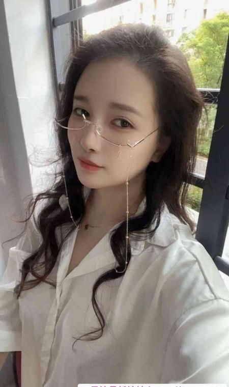 性感眼镜妹 3