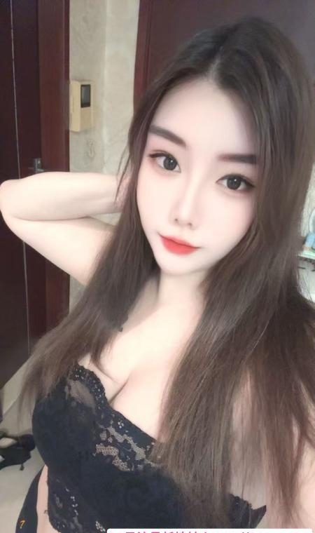 胸大臀大欣欣 4