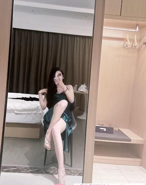 天河美腿骚女 4