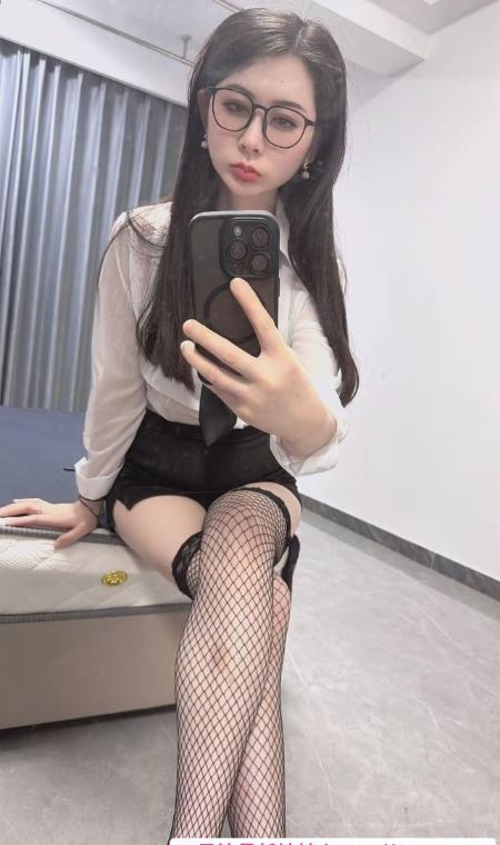 肤白高挑小姐姐 4