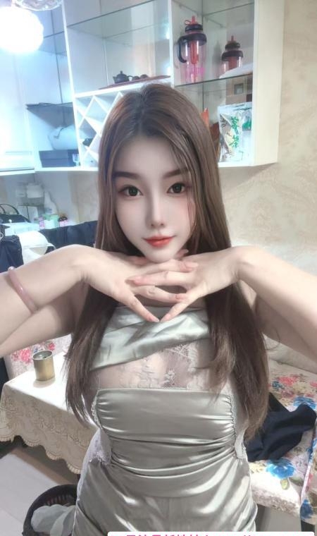 蜜桃翘臀欣欣 4