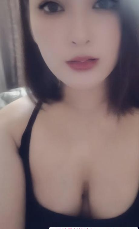天津黑丝小骚逼 4