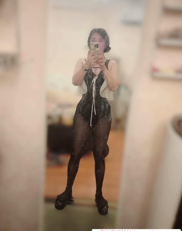 三通肥美熟妇 4
