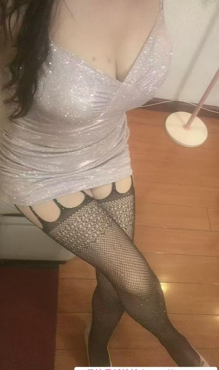 黑丝骚姐姐 4