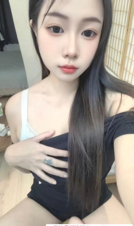 性感大胸小骚货 4