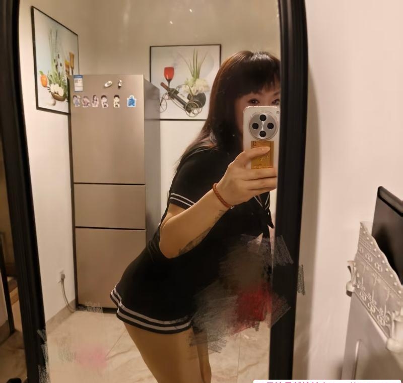 服务型黑丝少妇 1
