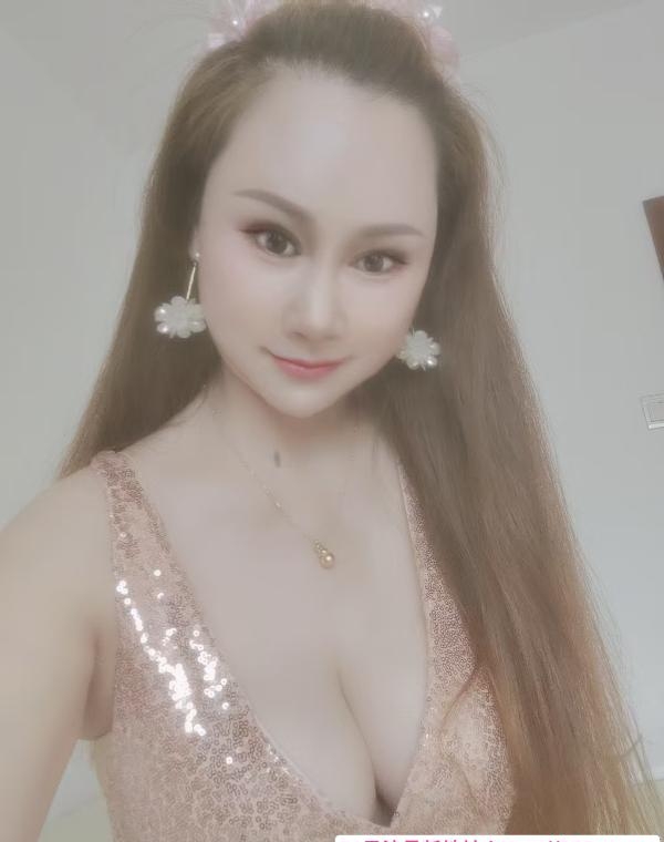 骚气E奶小姐姐 1