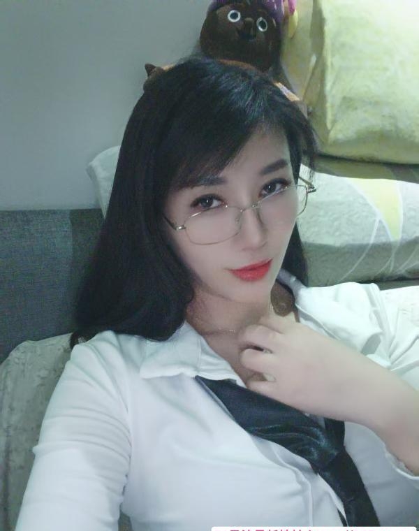 性欲旺盛的淫妇 1