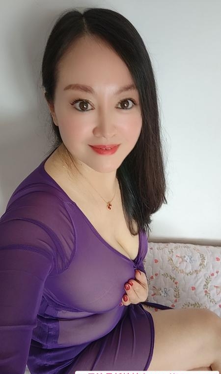 罗湖口岸小骚货少妇 1