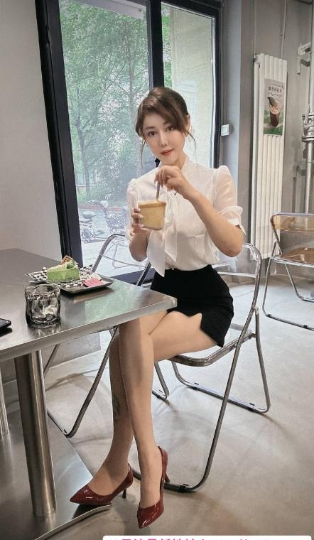 S型性感身材长腿老师 1