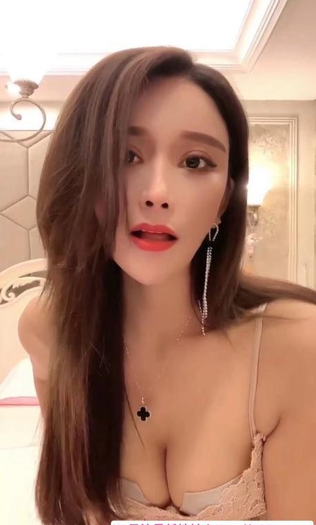 大胸知心骚浪御姐 1
