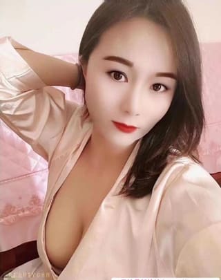 舌吻风骚丰满少妇
