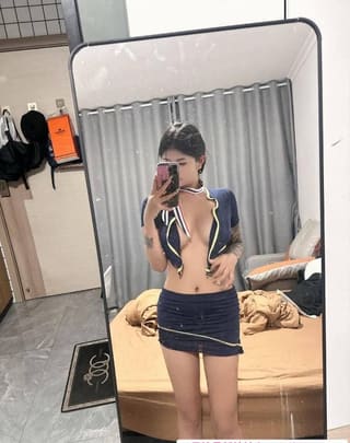 南开童颜大胸嫩妹