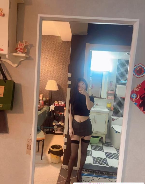 肤白高挑长腿颜值妹子 1