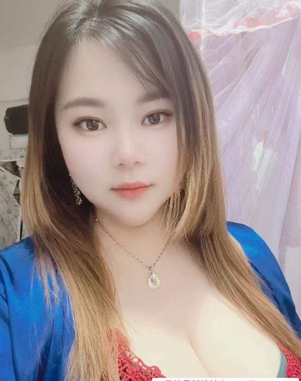 微胖大奶茜茜 1