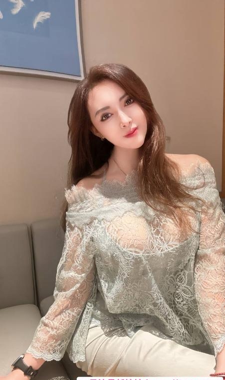 风骚制服诱惑老师 1