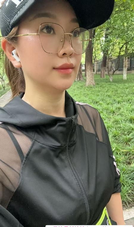 眼镜姐姐 1