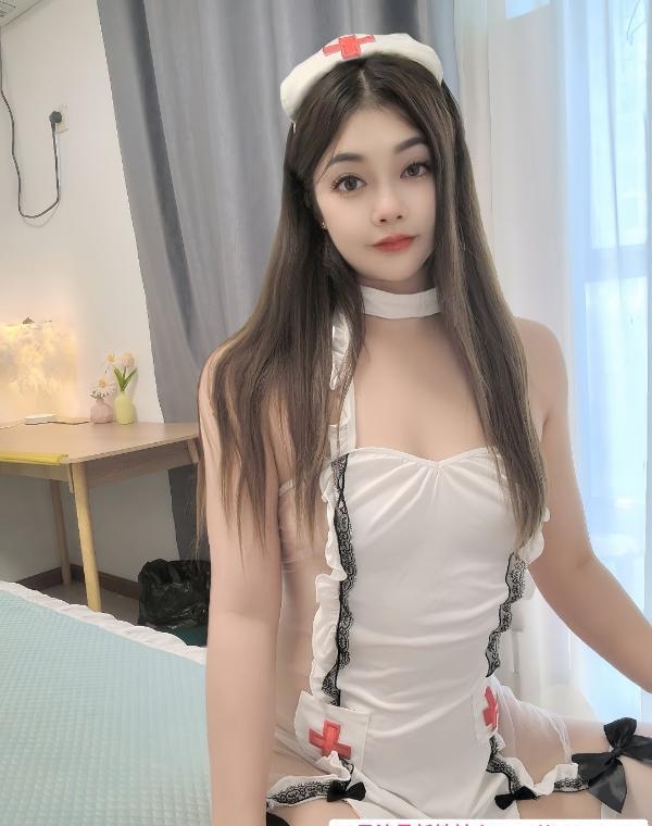 上城榨汁骚女莉娜 1