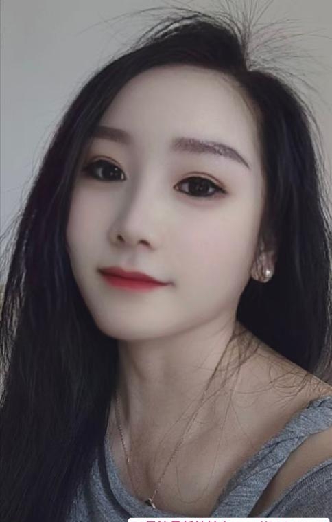 白白的邻家少妇 1