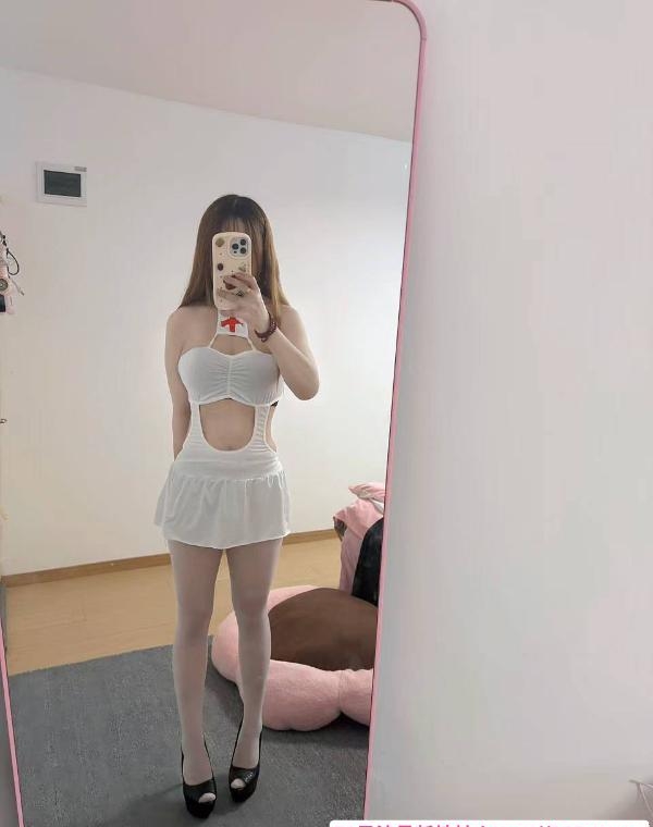 丰台制服诱惑嫩妹 1