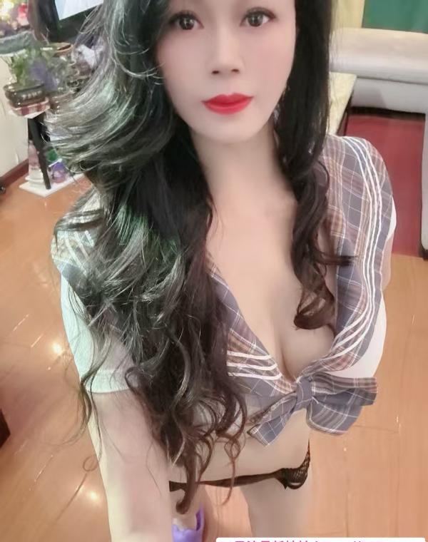 好色人妻珊珊 1