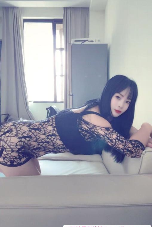 黑丝巨乳深喉爽 1